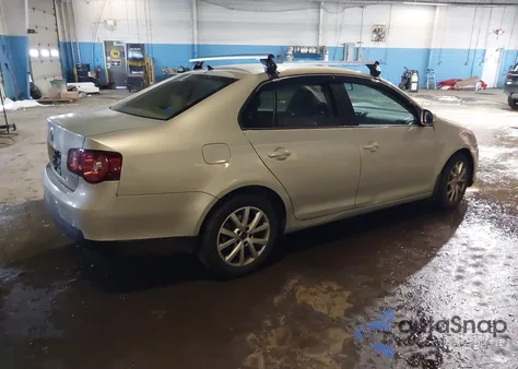 2010 Volkswagen Jetta Limited Edition z USA, uszkodzony, nr VIN 3VWRZ7AJ6AM162658